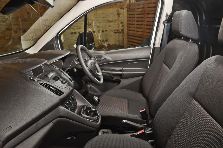 Ford Transit Connect 2015 года  (ZA) (фото 15 из 18)